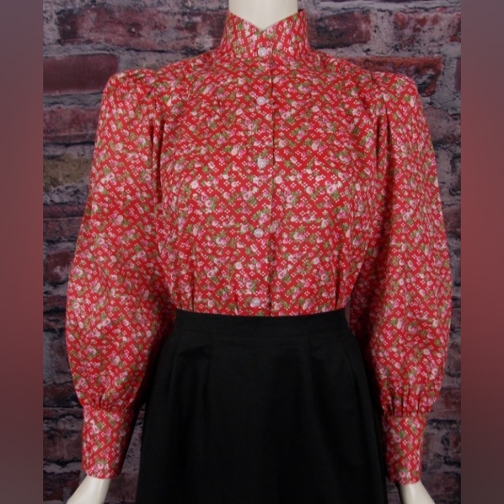 Frontier Classics Floral Red Women's Top